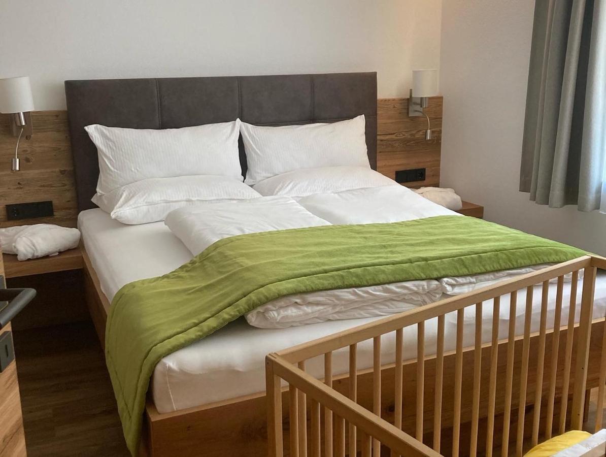 Hotel Apart Piz Mundin Капл Екстериор снимка